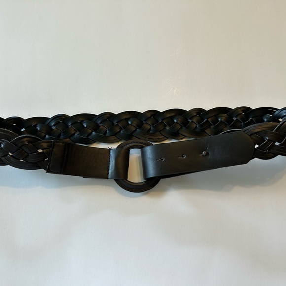 Accessories - NWOT Women’s Elegant Brown Braided Leather Belt